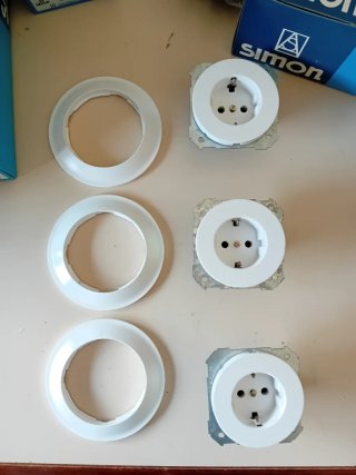 Enchufes schuko Simón 88 - Blanco