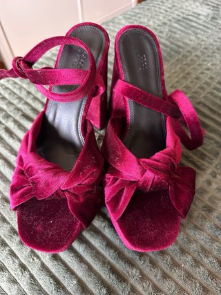 Sandalias ASOS terciopelo buganvilla/fucsia