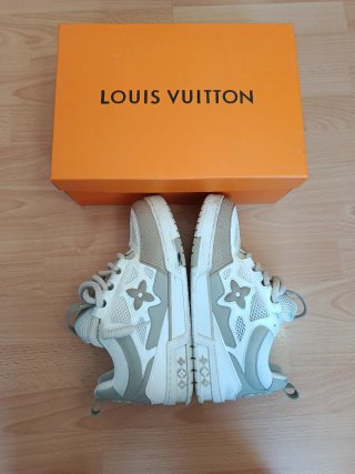 Louis Vuitton Skate EUR 40 Color Beige