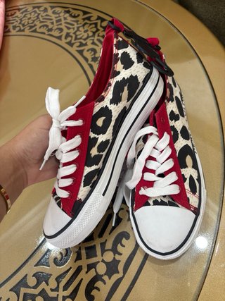 Zapatillas leopardo talla 39 (Nuevas)