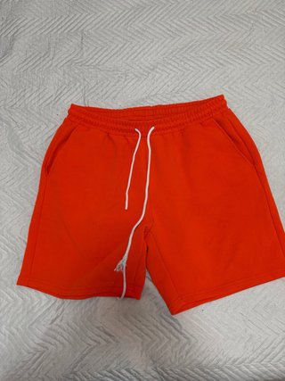 Bermuda naranja con cordón