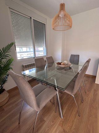 Conjunto de mesa de comedor de cristal y 6 sillas