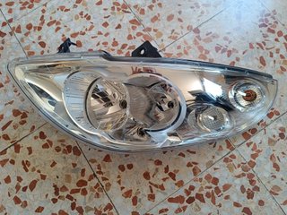 Faro Izq. Renault Master III 2010 HELLA