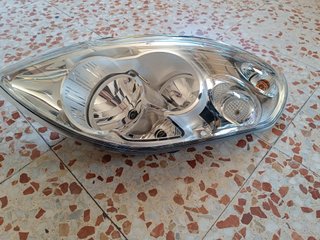 Faro Izq. Renault Master III 2010 HELLA