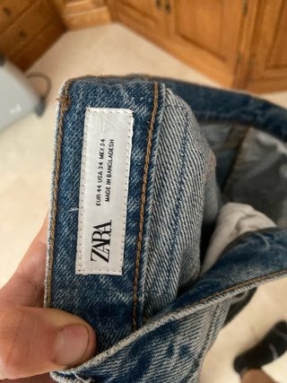 Pantalón vaquero Zara azul