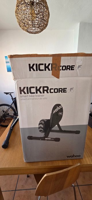 Rodillo Wahoo KICKR CORE + Cassette + Esterilla