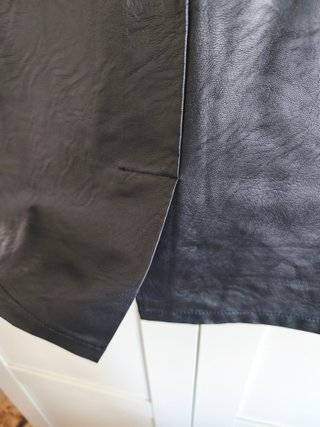 Falda de corte recto simil piel. Sherry Moda. T. M