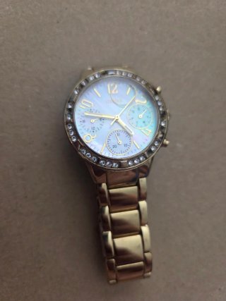 Reloj Guess Dorado y Blanco