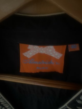 Vestido negro bordado