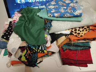Lote retales tela: pequeños, medianos y grandes