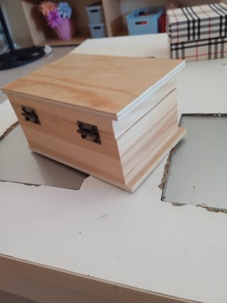 Cofre madera con cierre metálico 16cm