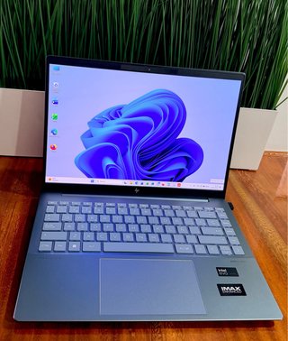 HP Pavilion Plus 14 OLED Azul/Plata