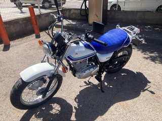 Suzuki RV 125 Van Van Azul/Blanco