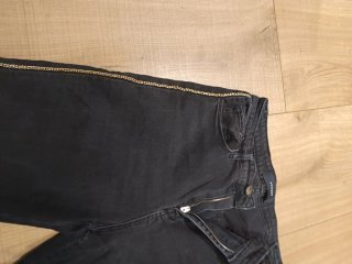 Pantalón Uterqüe Talla 38/M con detalles