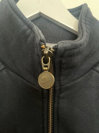 Chaqueta Nike Retro Negra y Dorada Talla S niño