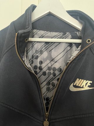 Chaqueta Nike Retro Negra y Dorada Talla S niño