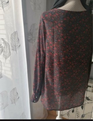 Camisa Stradivarius ligera y suelta M-L