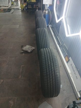 Llantas 15 Mercedes 5 tornillos