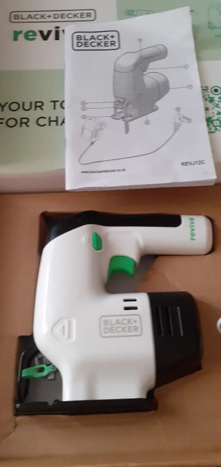 Sierra de calar Black+Decker Reviva 12V