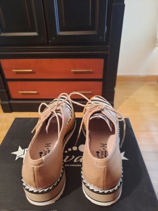 Zapatos diseño, en Piel, combinados y muy ligeros.