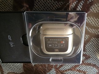 Auriculares JBL Tour Pro 2 Beige.