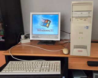 PC Compaq Pentium II Windows 98