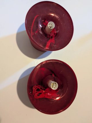 2x lampade da tavolo IKEA in plexiglass rosso