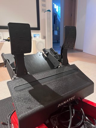 Simulatore di guida Fanatec Playseat rosso