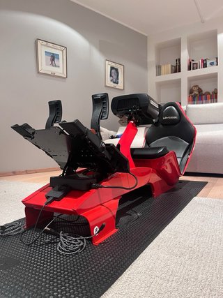 Simulatore di guida Fanatec Playseat rosso