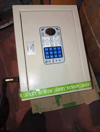 Caja fuerte BTV digital con llave – color beige