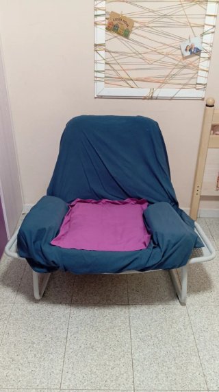 Poltrona letto IKEA rossa