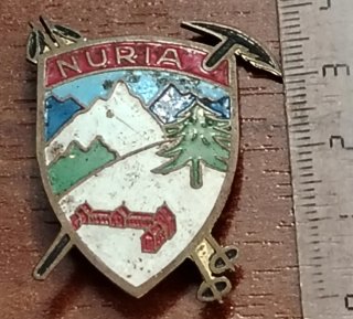 Insignia antigua montaña Nuria