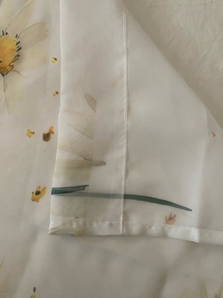 Cortinas de cocina blancas con margaritas y abejas