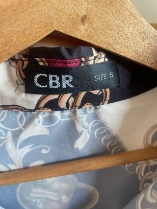Camisa CBR con estampado de cadenas