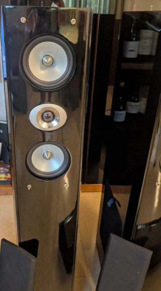 Altavoces Pure Acustics y amplificador Denon