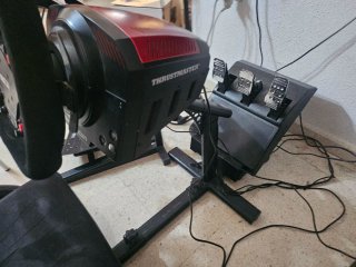 Thrustmaster TS-XW Volante y Pedales