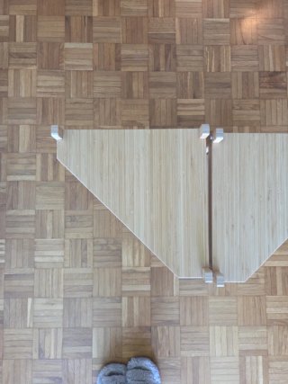 Mesitas auxiliares triangulares de madera