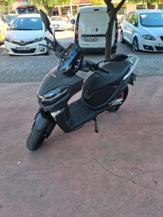 Rieju E City 125 Eléctrica Gris