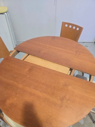 Mesa comedor redonda (extensible)de madera