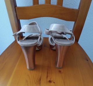 Sandalias Beige Tacón