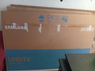 TV Samsung 49 UHD Crystal Colour