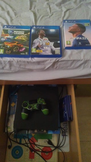 PS4 (PlayStation 4) + 3 Juegos