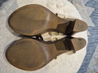 Zapatos de tacón Almatrichi Beige