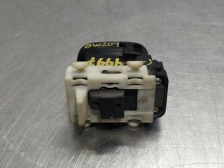 MANDO ELEVALUNAS DELANTERO DERECHO MERCEDES-BENZ