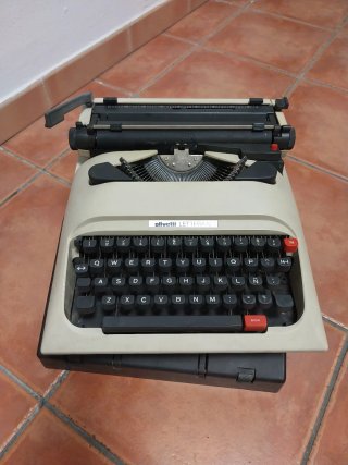 Olivetti Lettera 12 Máquina de Escribir