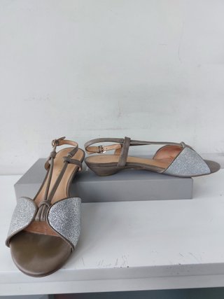Sandalias Cafènoir Beige y Plateadas Piel