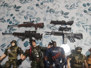 Lote de 9 figuras de acción militares como nuevos