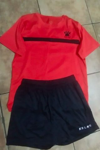 Conjunto deportivo niño Kelme