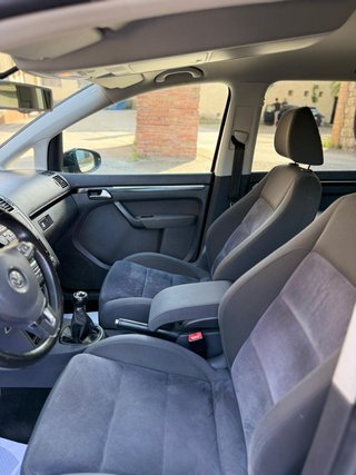 Volkswagen Touran 2011