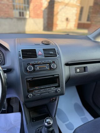 Volkswagen Touran 2011